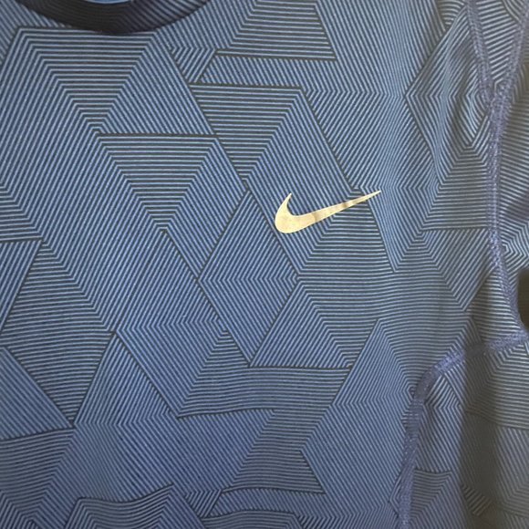 Nike Dri-fit t-shirt - Picture 3 of 3